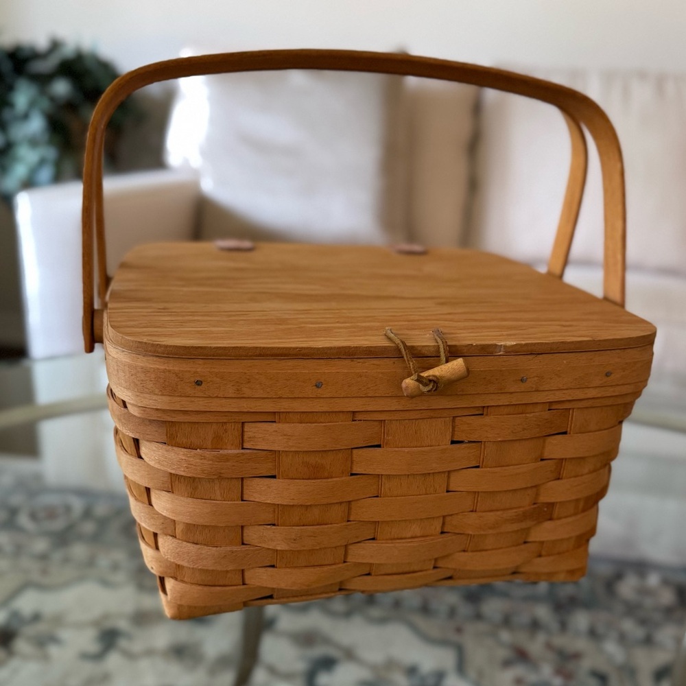 1995 Longaberger Picnic Basket